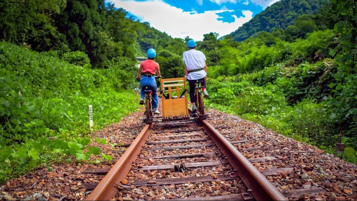 Cover Image for 渓谷を自転車で探索！スリル満点のレールマウンテンバイクとは！？